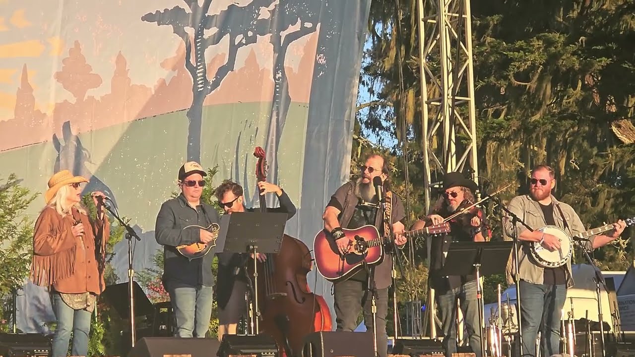 Steve Earle with Emmylou Harris- Goodbye - Oct 4 2025 Hardly Strictly Bluegrass San Francisco 