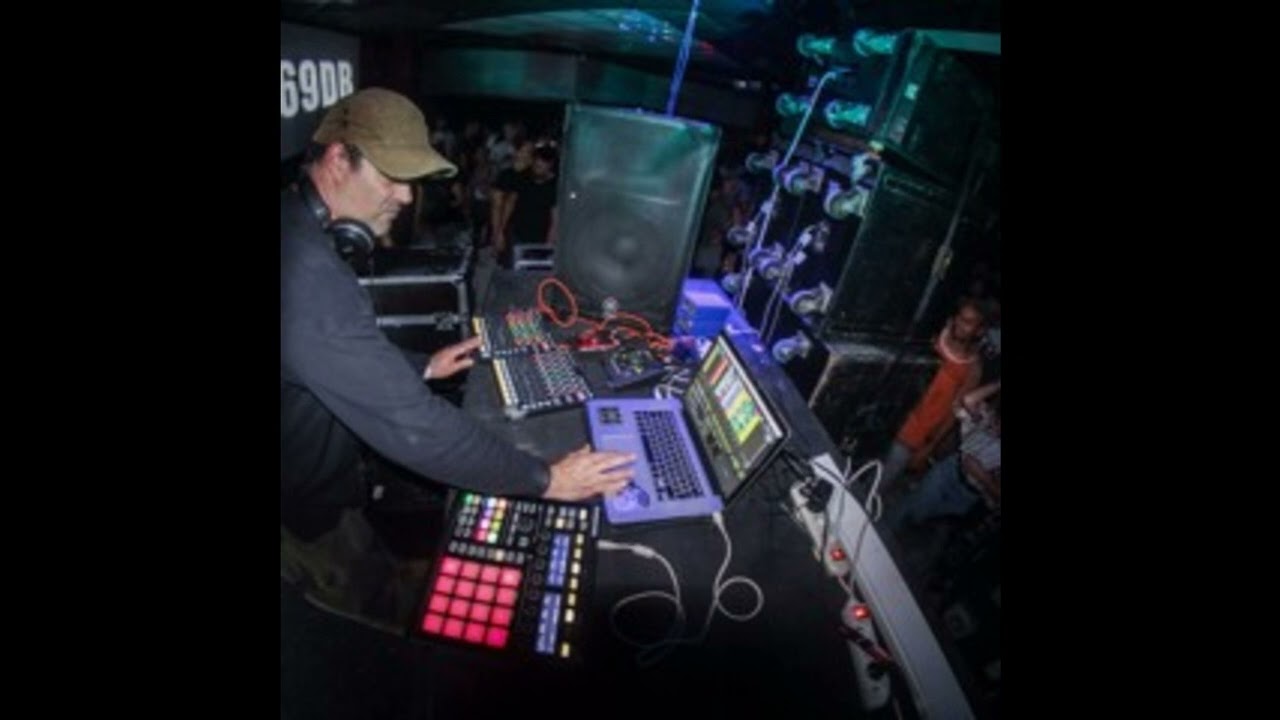 69db VS Radiobomb