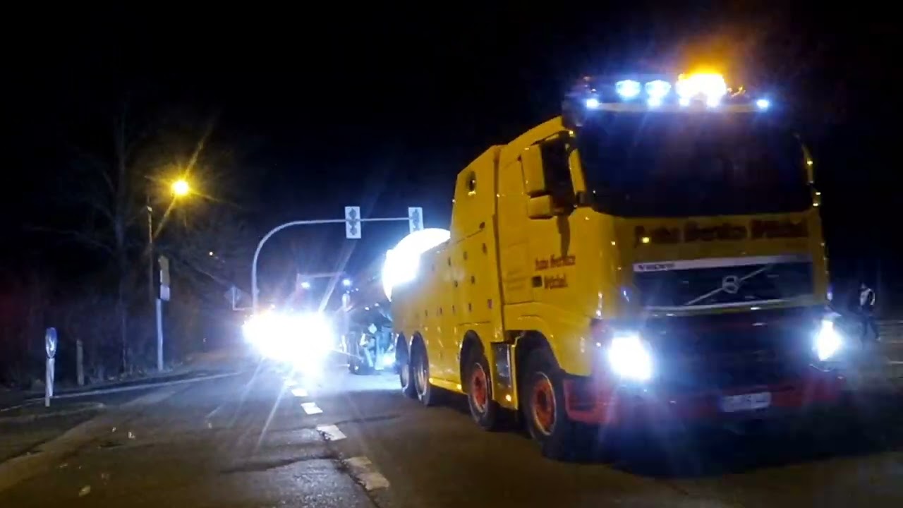 ABC Einsatz abschleppkonole mit Pol , FF und BF zum Flugplatz Zwickau