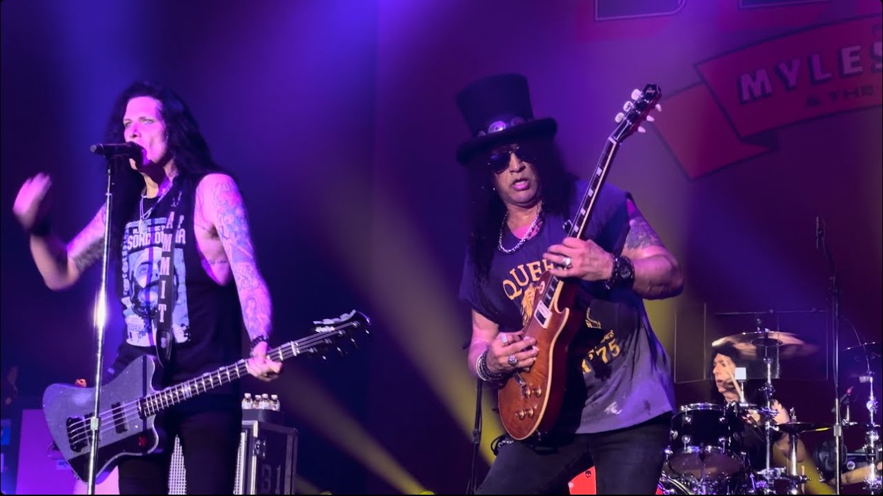 SLASH ft. Myles Kennedy & The Conspirators - Don’t Damm Me (Live in Bangkok)