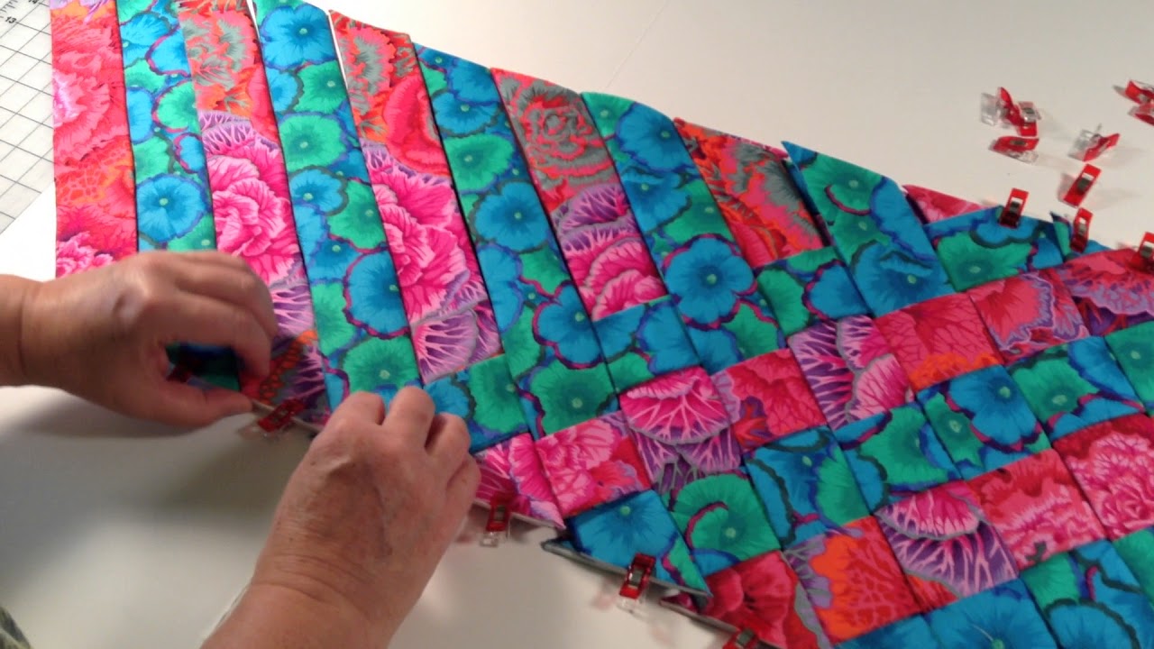 Slanted Storage - Weaving the Fabric Strips