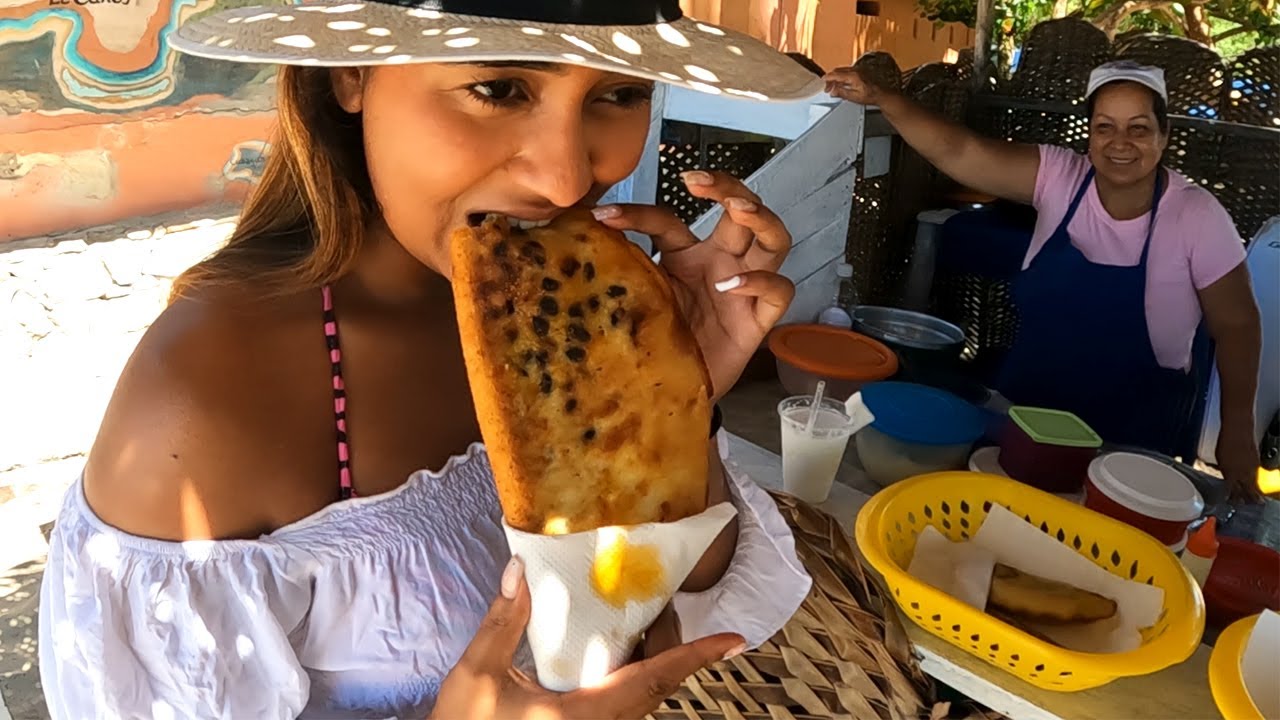 They said These are the Best Empanadas on the Island 🏝 🇻🇪