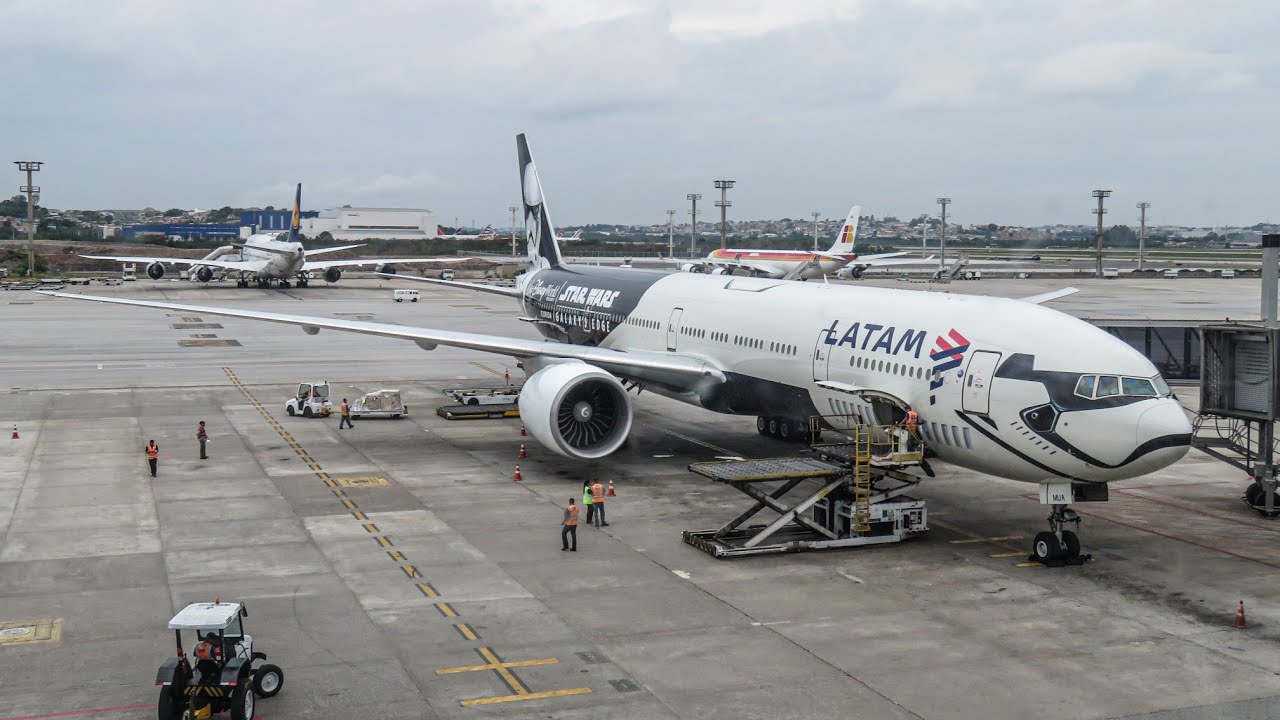 Boeing 777 de LATAM - Star Wars-Galaxy's Edge Livery