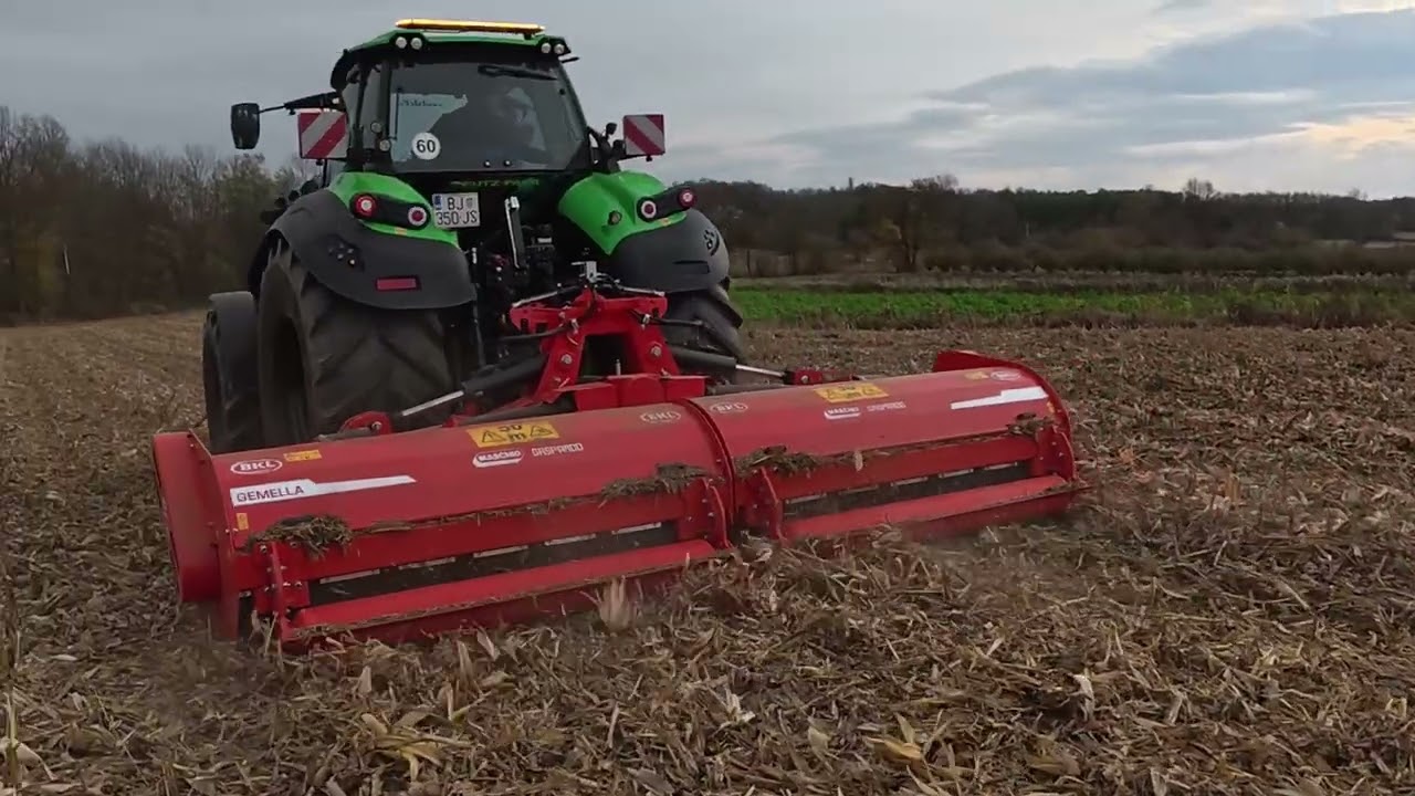 Deutz Fahr 7250 TTV + Maschio Gemella professional folding straw chopper #fyp #maschio #deutzfahr