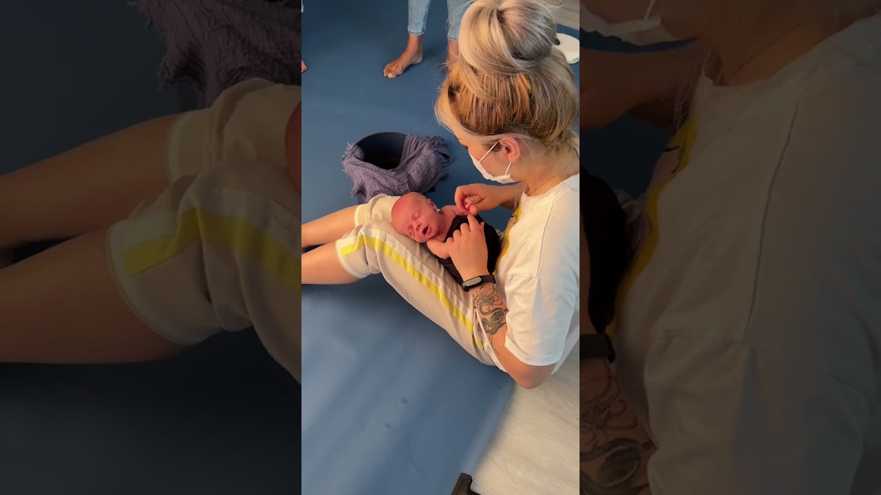 How I prepare for a bucket pose taught in Dallas Workshop #newbornphotography #baby #photography