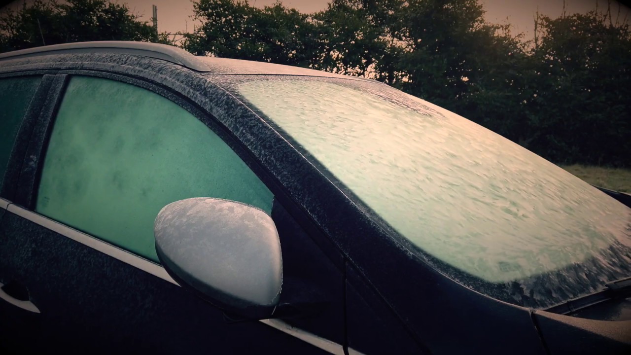 Come proteggere l'auto dal freddo