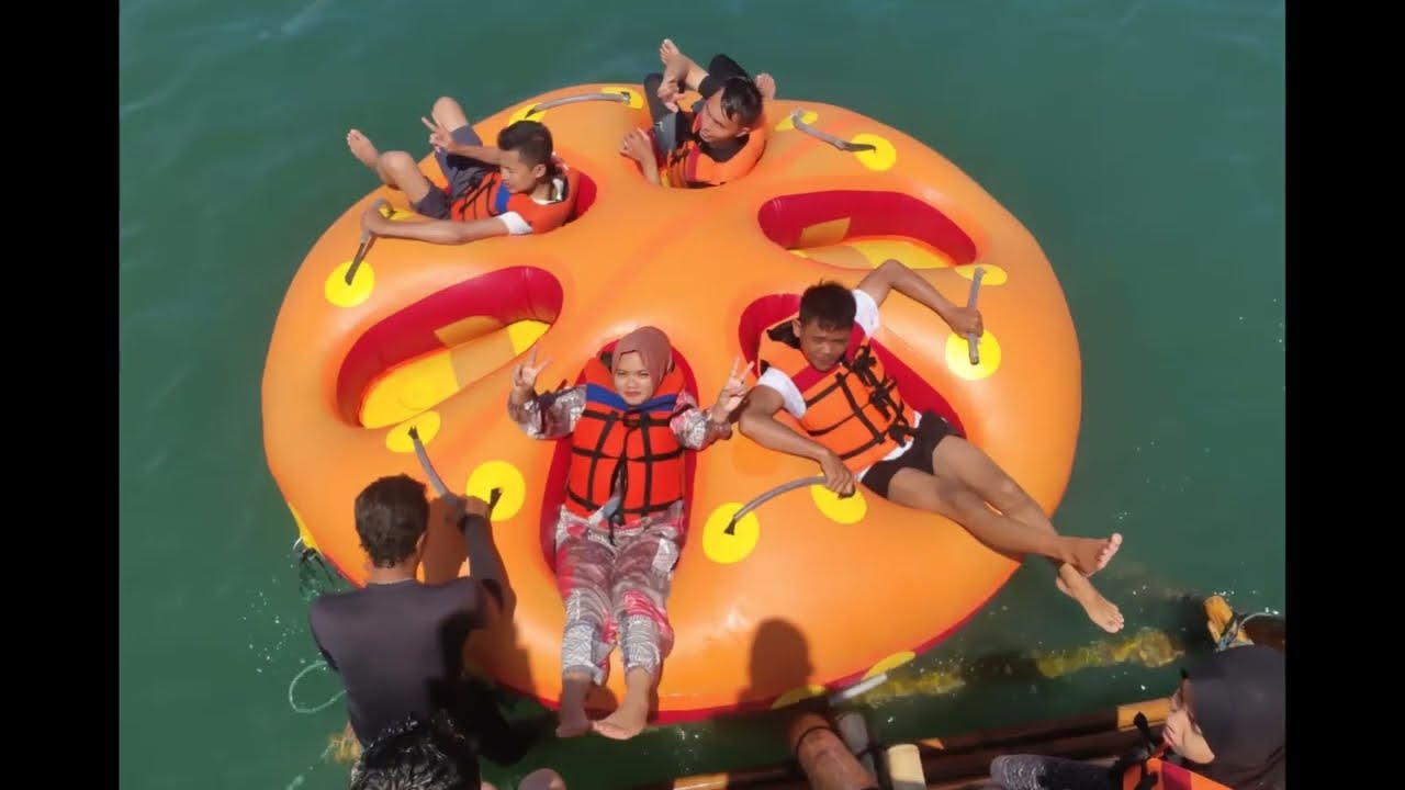 Bermain Banana Boat di Pantai Pangandaran Seru Banget Guys