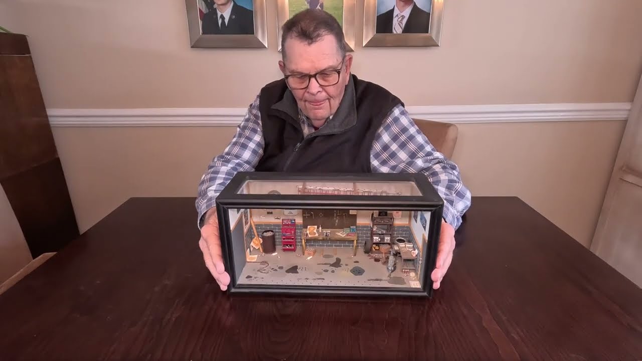 Building a Franklin Mint Filling Station Diorama with Antique Cars & Toy Figures