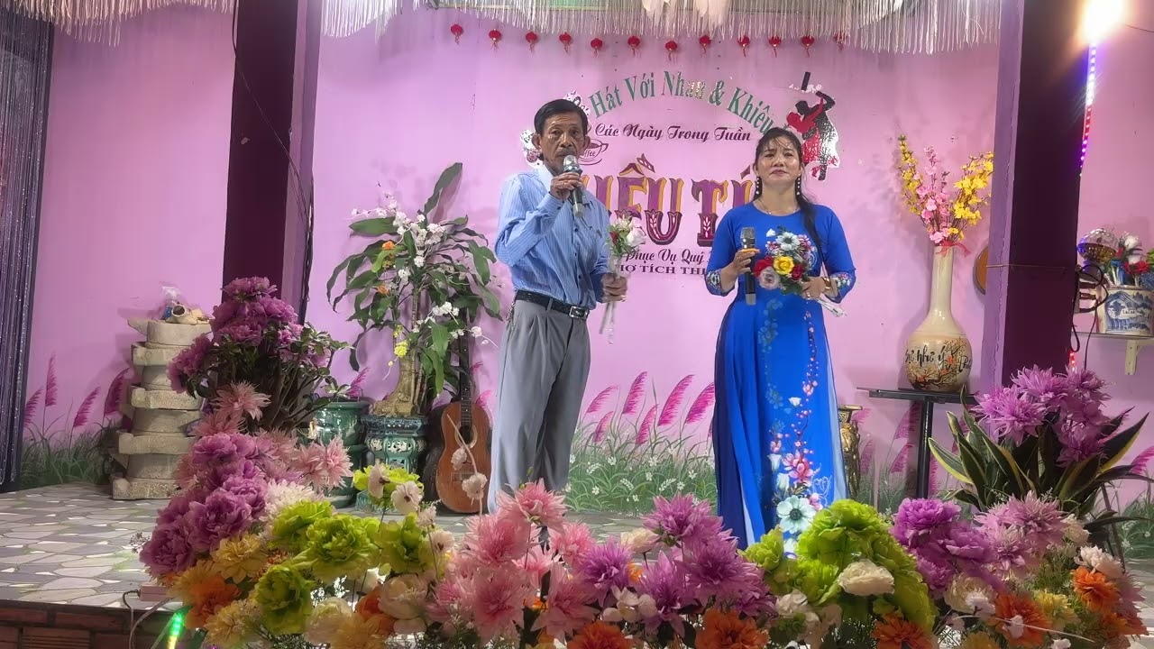 Hoài Dủng & Ngọc Huệ trình bày ca khúc người tình trên chiến trận 