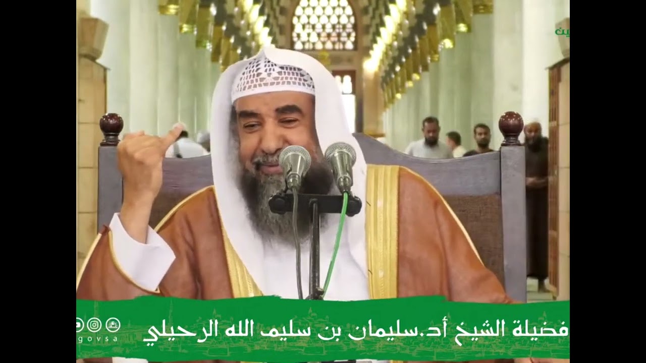 إذا جلست في المسجد بعد الفجر إلى ما بعد الشروق ؛ فأيهما أفضل أن أصلي الضحى في المسجد أم في المنزل ؟