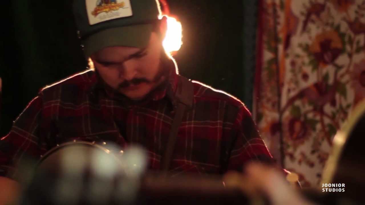 Live @ Jooniors - S05E23 - Cahalen & Eli - 04 - Our Lady of the Tall Trees (Live HD)