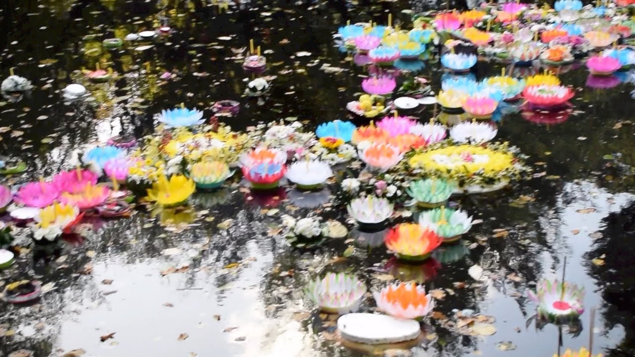 Loy Krathong Festival 2017 @ Buddhapadipa Thai Temple Wimbledon, London