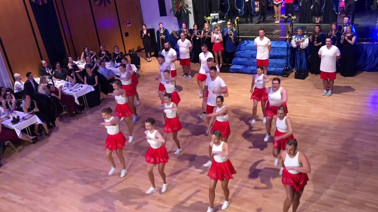 FV-M Krönungsball Show Erw 2019