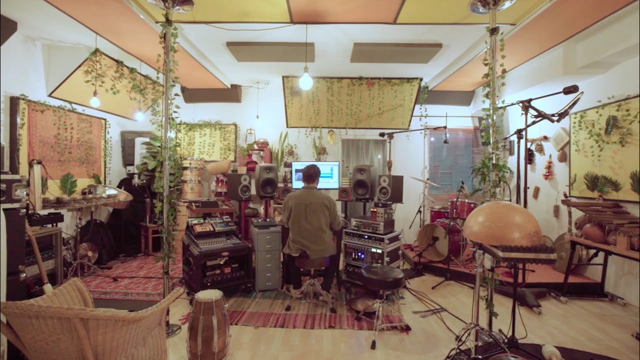How It's Actually Played - The Making of 'Devi' by Simon Popp (Studio Documentary) [Squama]
