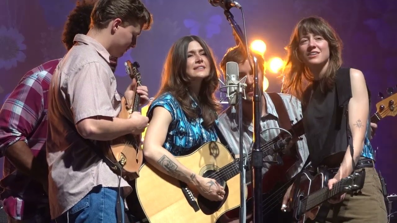 LARKIN POE acoustic intermezzo  - live Köln E-Werk 26.10.2025 Bloom Tour