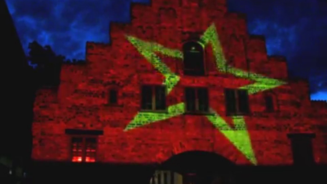 Mondlandung Animationen auf dem Nordertor in Flensburg