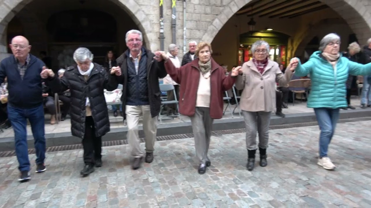 LA DANSA DELS GEGANTS, de Montserrat Pujolar