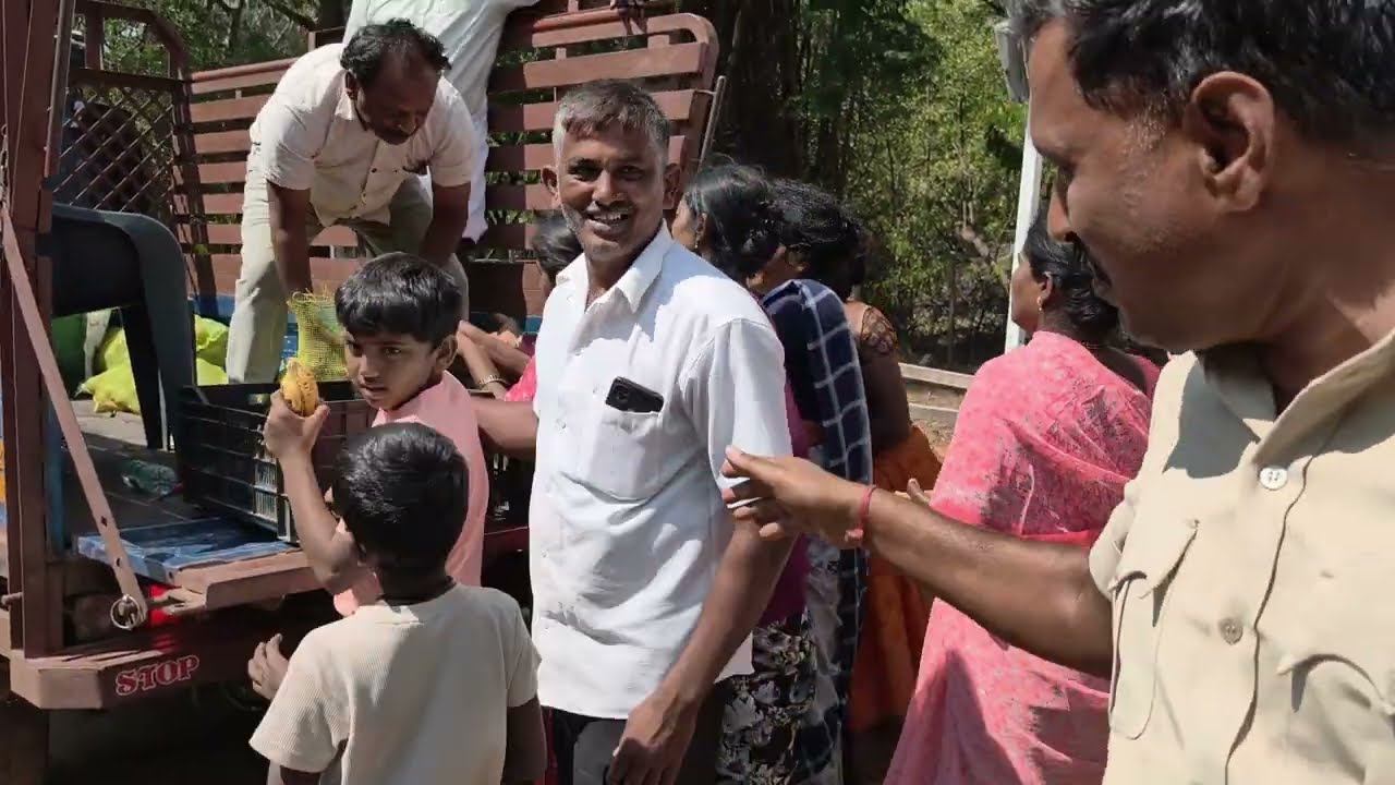 ಮಾದಪ್ಪನ ಪುಣ್ಯಕ್ಷೇತ್ರಕ್ಕೆ ಆಗಮಿಸುವ ಪಾದಯಾತ್ರೆಯ ಭಕ್ತಾದಿಗಳಿಗೆ ಧಾನ ಧರ್ಮ