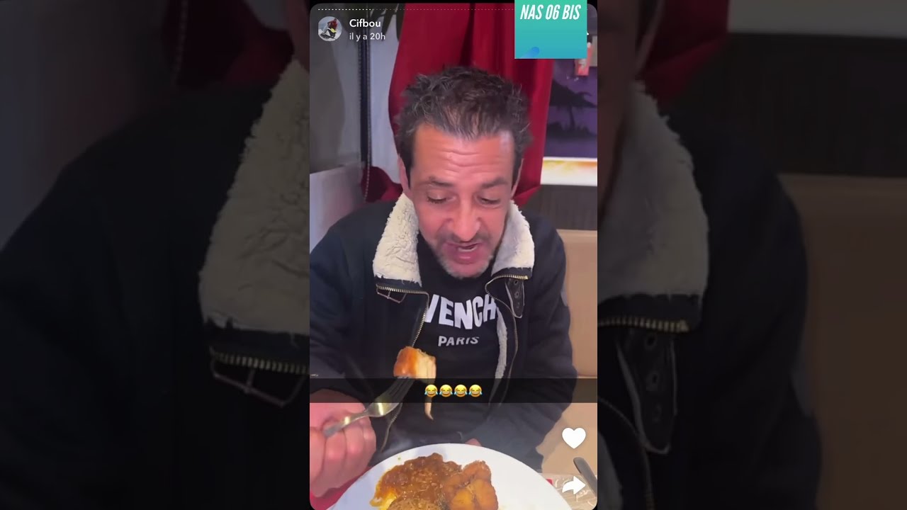 CIFBOU MOUNIR PLEURE AU RESTAURANT