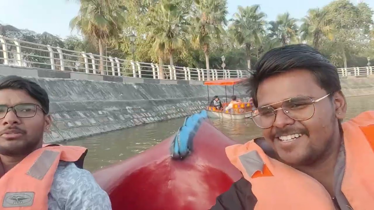 WE SPENT 20 MIN IN BOAT
