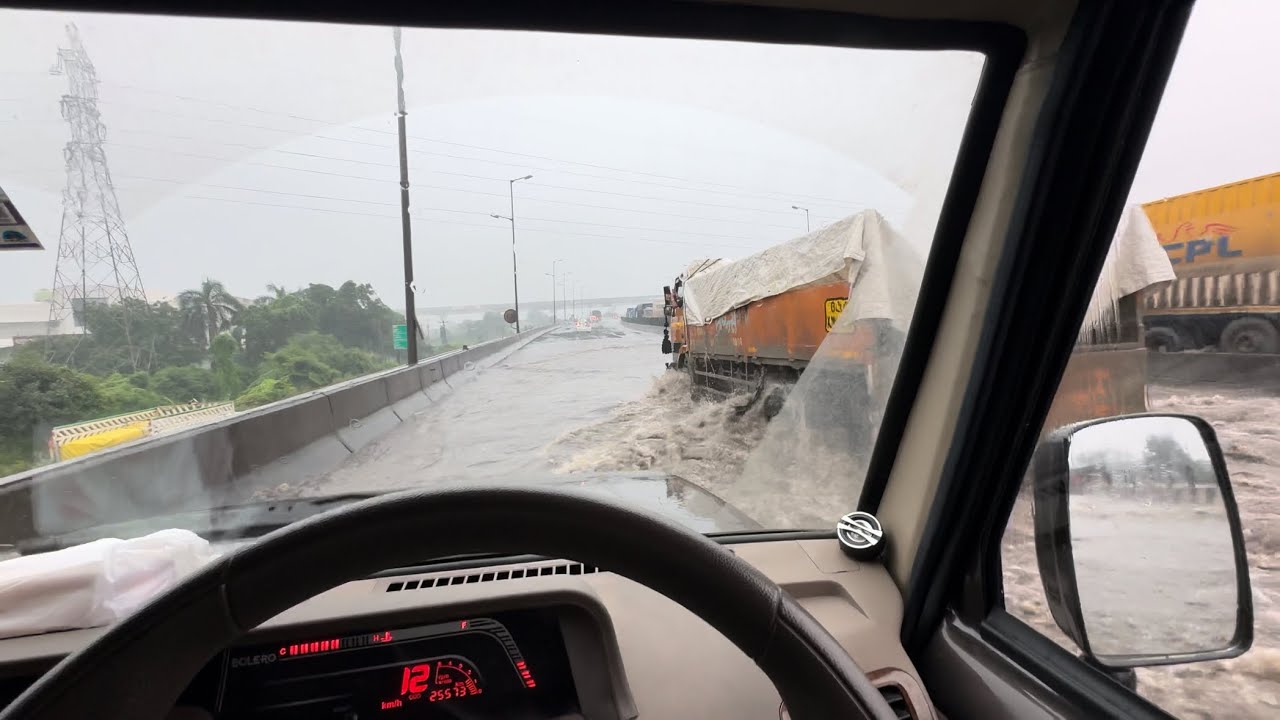 Barish Ne kar diya bahut jyada Pareshan Sare truckon Ka kam ruk gaya 😫