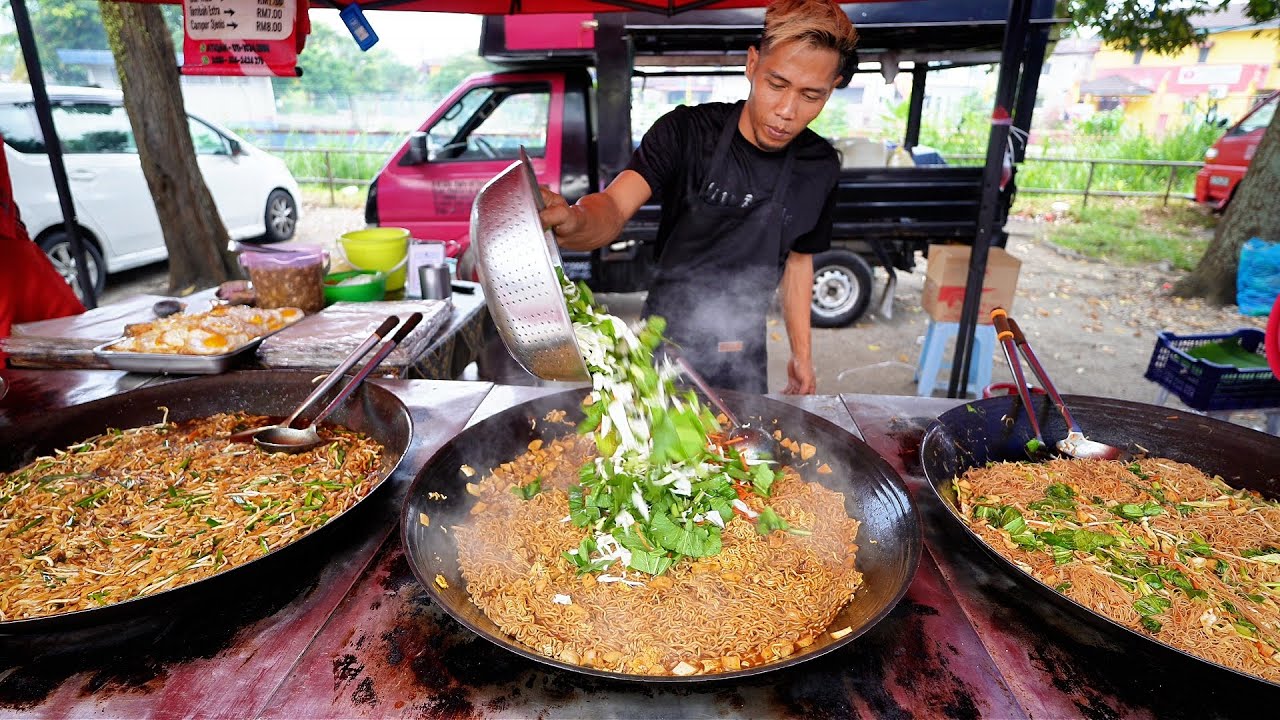 MALAYSIA Street Food🔥😱 Pasar Malam Bandar Saujana Utama | Sungai Buloh 🇲🇾🍜