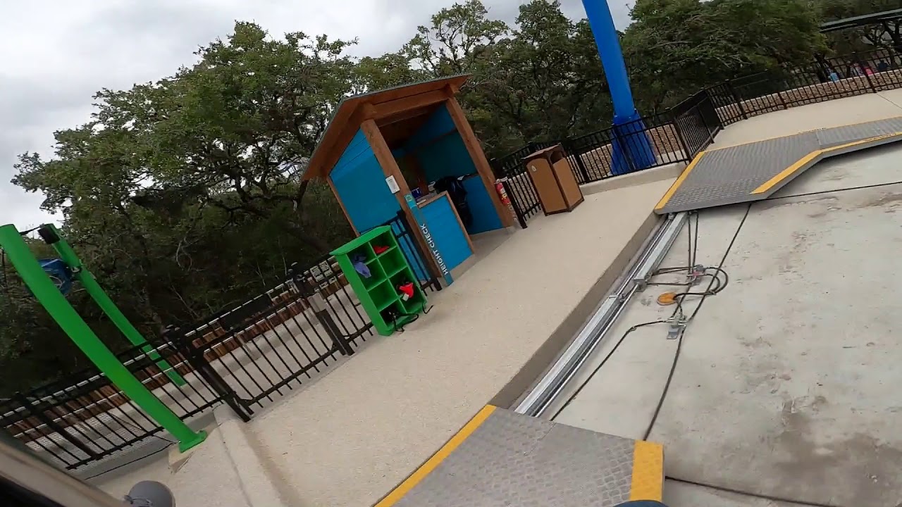 Sea Swinger Kids ride at Sea World San Antonio 2020