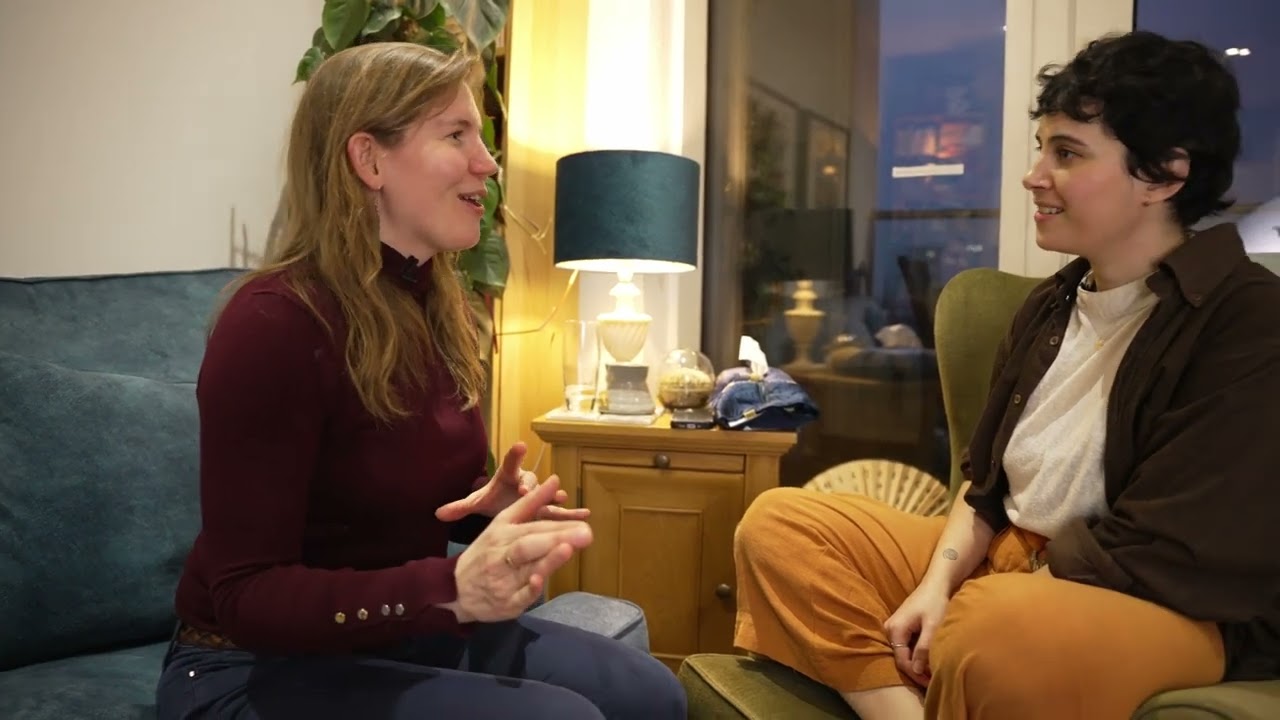 The Easiest Way to Shift a Conversation without Awkwardness