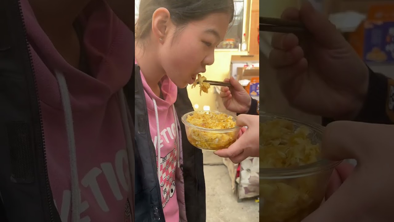 冬天就愿意吃点热乎的，今天又做了这个牛肉西红柿鸡蛋面，一人一碗吃的舒服喷香#我的乡村生活 #农村柴火饭 #西红柿鸡蛋面