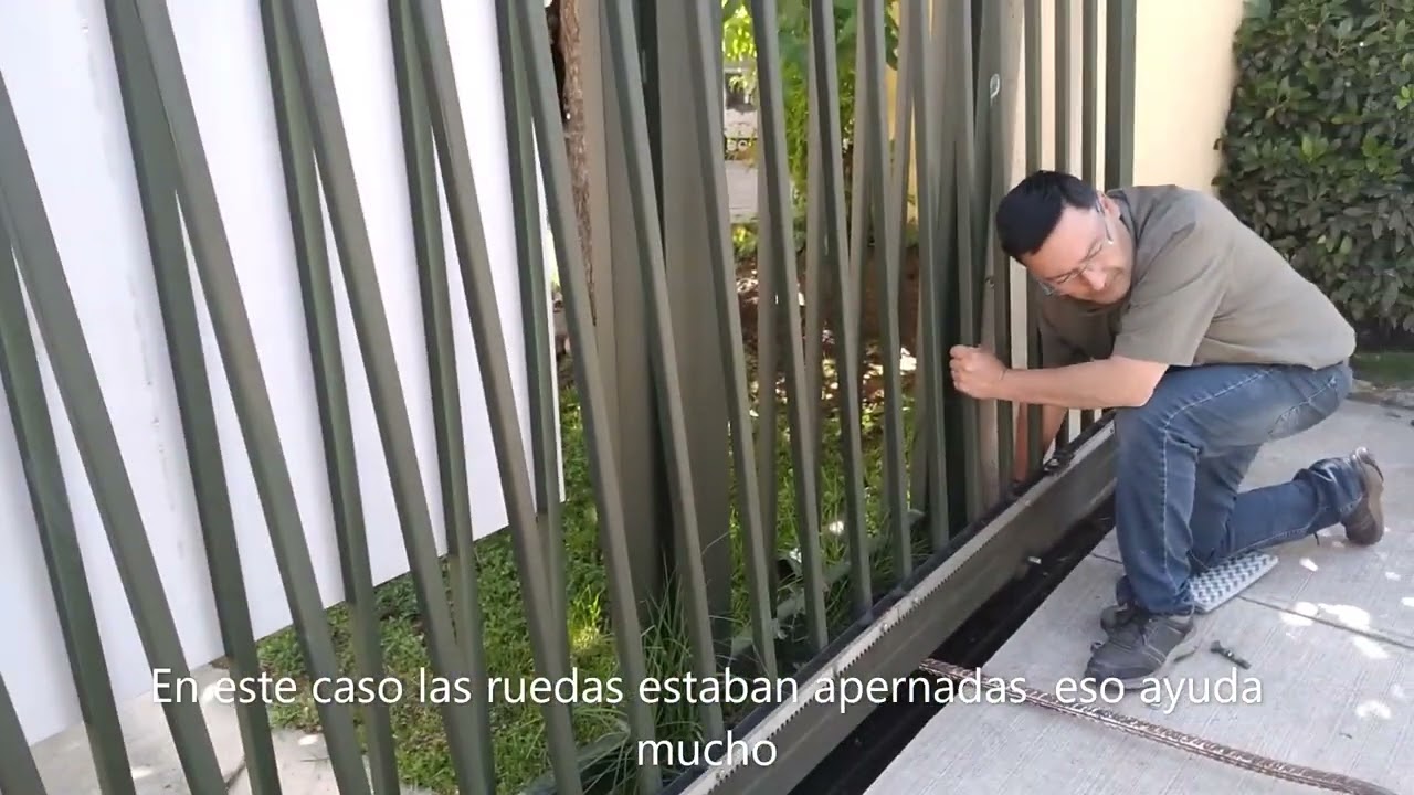 Reparaciones menores portón chocado