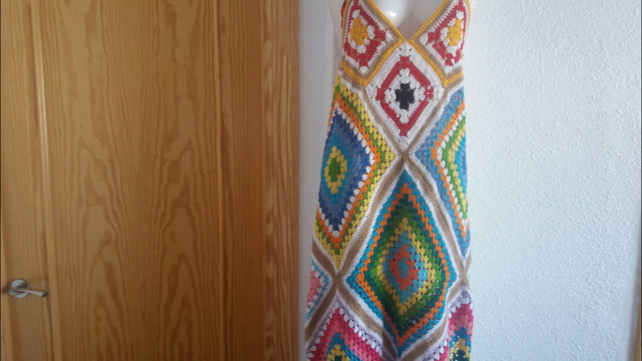 VESTIDO CON GRANNYS A CROCHET