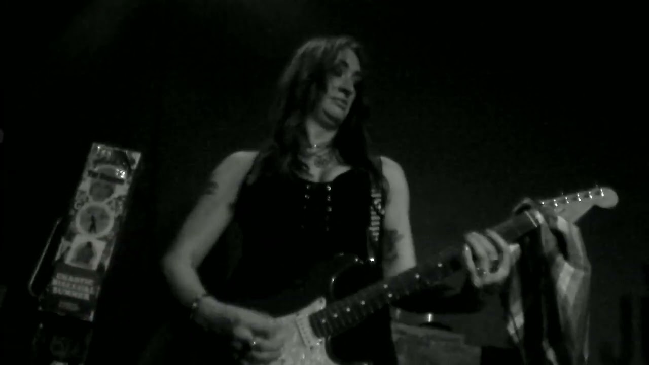Queers of the stoned age at the Jungle 8