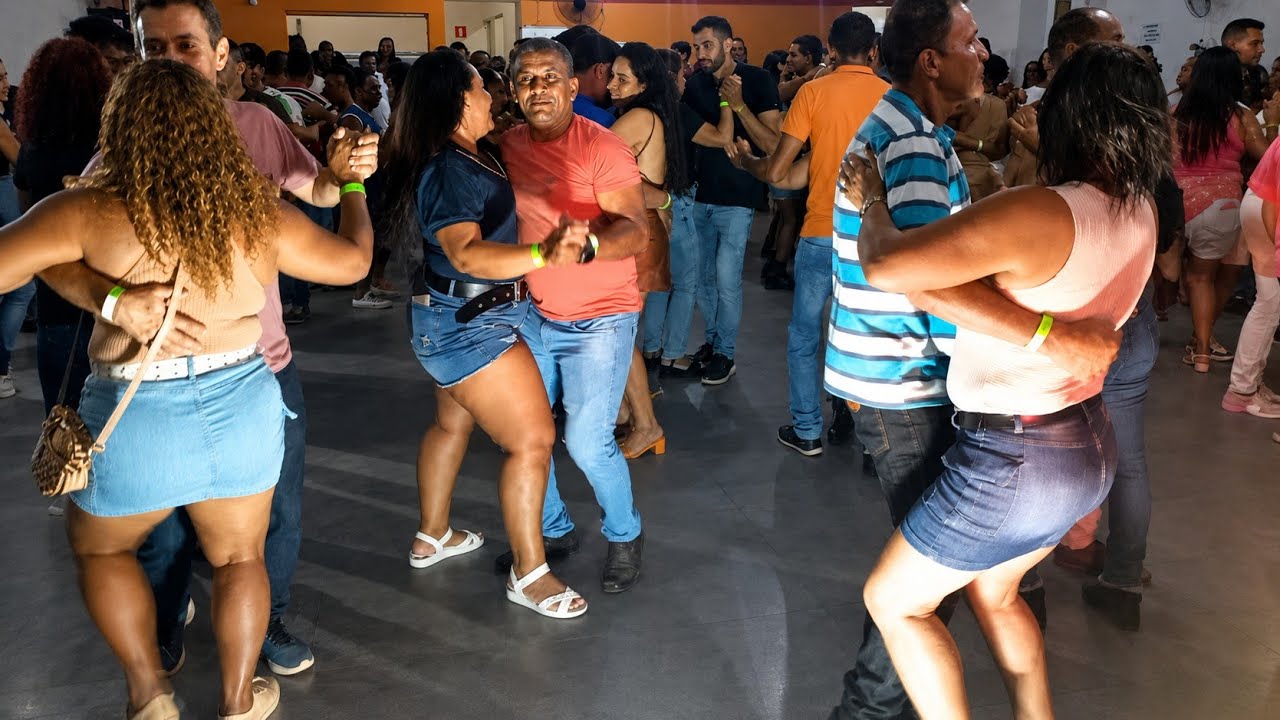 CHORA    CAROLINA   /   LEÃO    DOMADO      @MilitaoDivulgacoesOficial