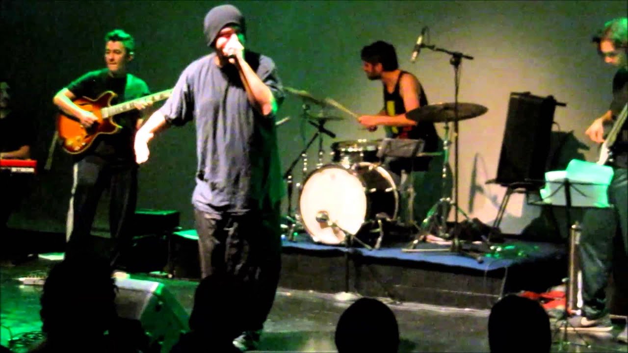 Cevlad&eacute; + Ladenegro - Rapeando Bajo La Lluvia (En Vivo SCD 2013)