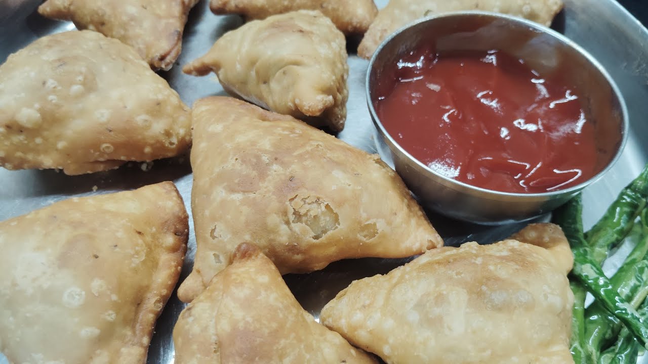 Crispy samosa recipe naye saal par banaye |नये साल पर बनाया घर पर समोसा| खाने मै जबरदस्त