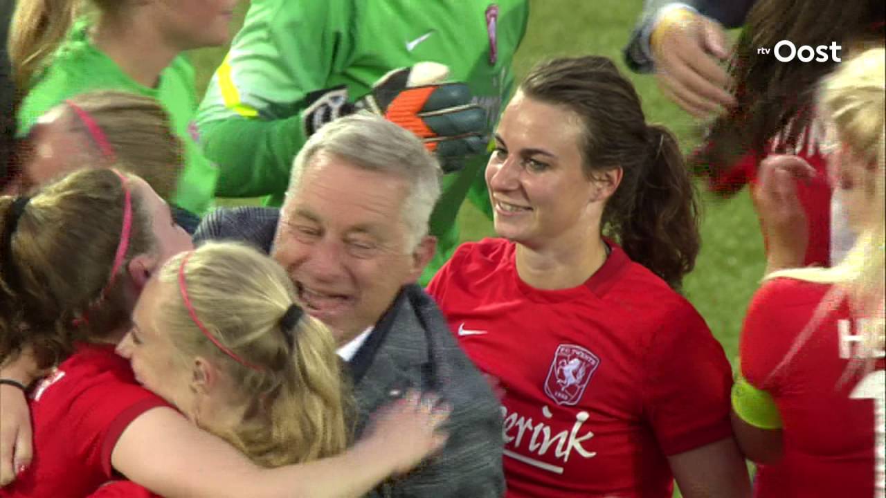 Voetbalsters FC Twente veroveren vierde landstitel op rij