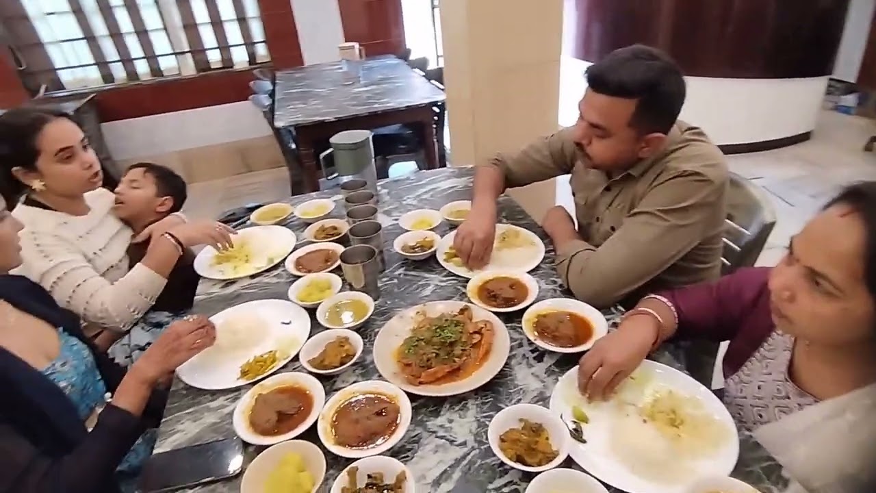 Family Ke Saath Digha Mein Lunch 🍝🥗🍽️ | Part - 8 | Digha Trip Vlogs | VivekShawX