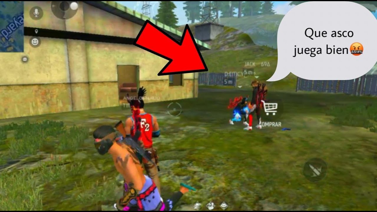 Este chico trata mal a su novia por no saber jugar😔