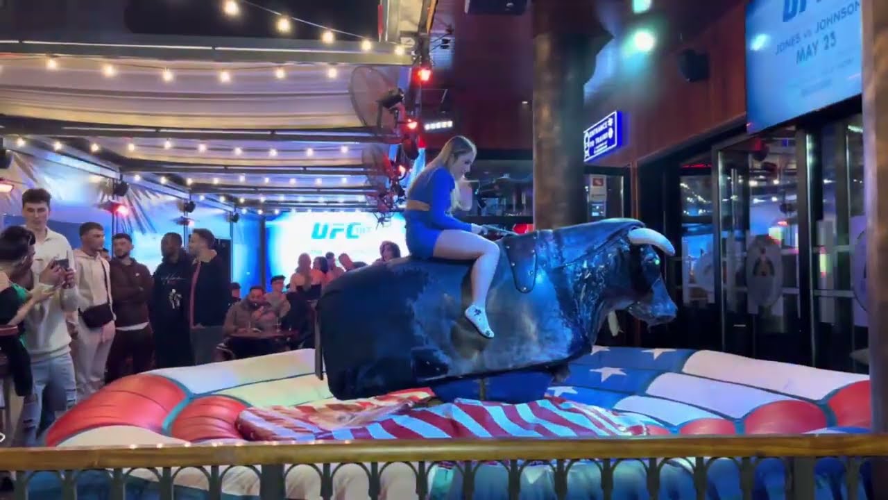 Bull 🐂 riding. Моменты сегодняшнего вечера | механический бык 🐂