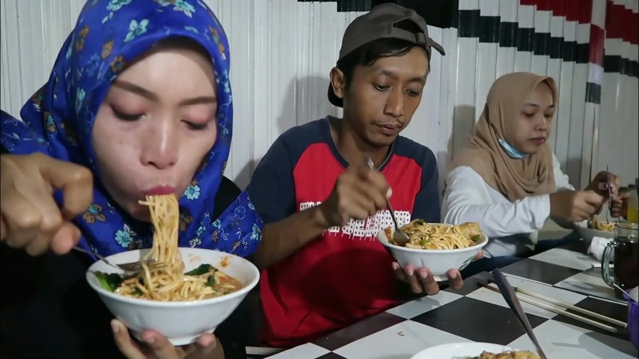 LEZAT JUGA !!! BUKA PUASA BERSAMA PAKAI MIE AYAM