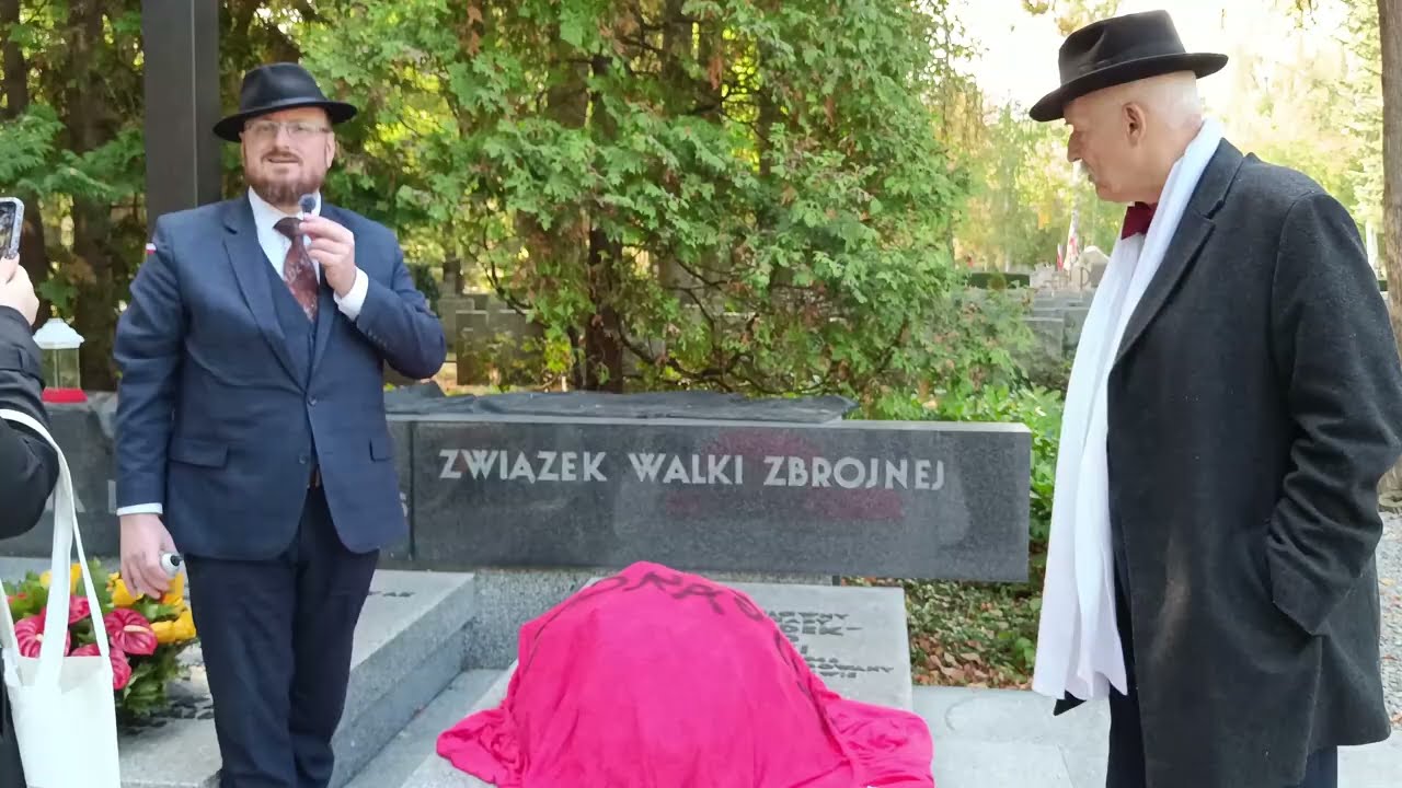 2 października -  rocznica podpisania kapitulacji Powstania Warszawskiego.