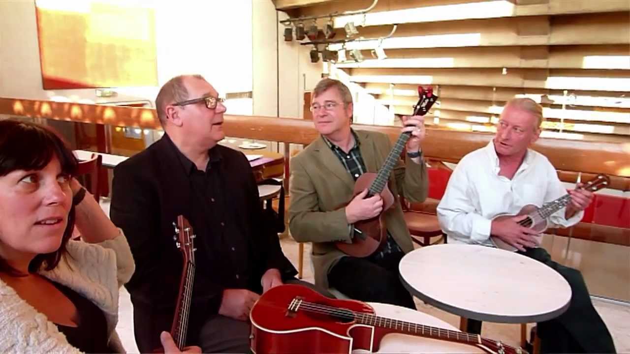 Ukulele Orchestra of Great Britain first show in Paris and INTERVIEW - United States of Paris
