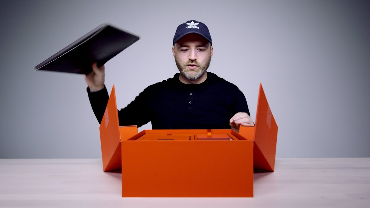 Распаковка OnePlus 7T — актуальна ли цена?