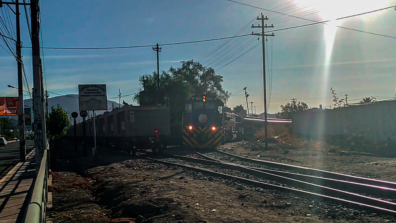CRUCE DE 2 TRENES de carga y pasajeros en AREQUIPA - PERURAIL
