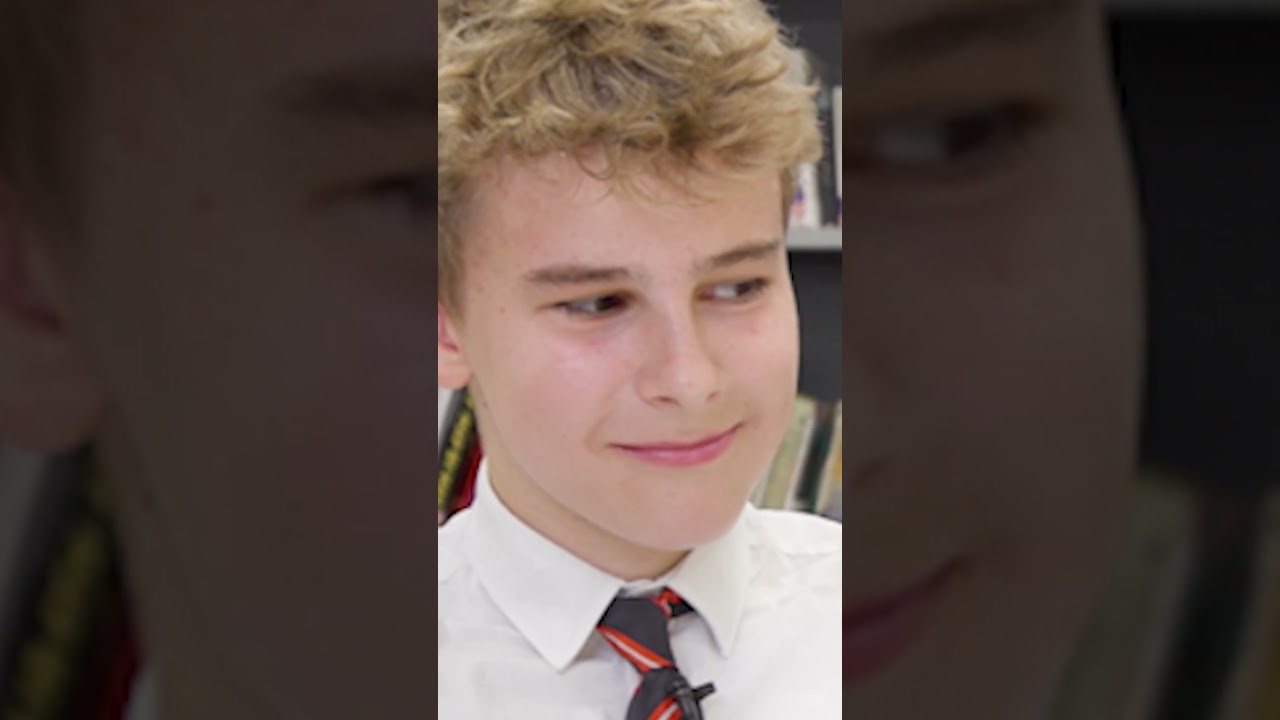 British Highschoolers try Hot Wings!