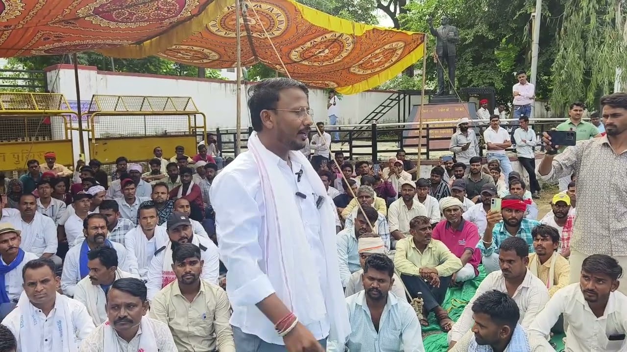 बागीदौरा विधायक जय कृष्ण पटेल पहुंचे धरने पर,बोले - पुलिस अपराधियों में विश्वास आमजन में डर 