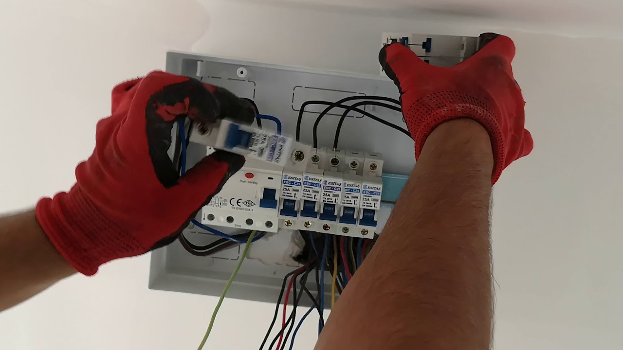 W-otomat, sigorta kutusu döşemesi.sigorta değişimi #elektrik #elektrikçi #tesisat #inşaat