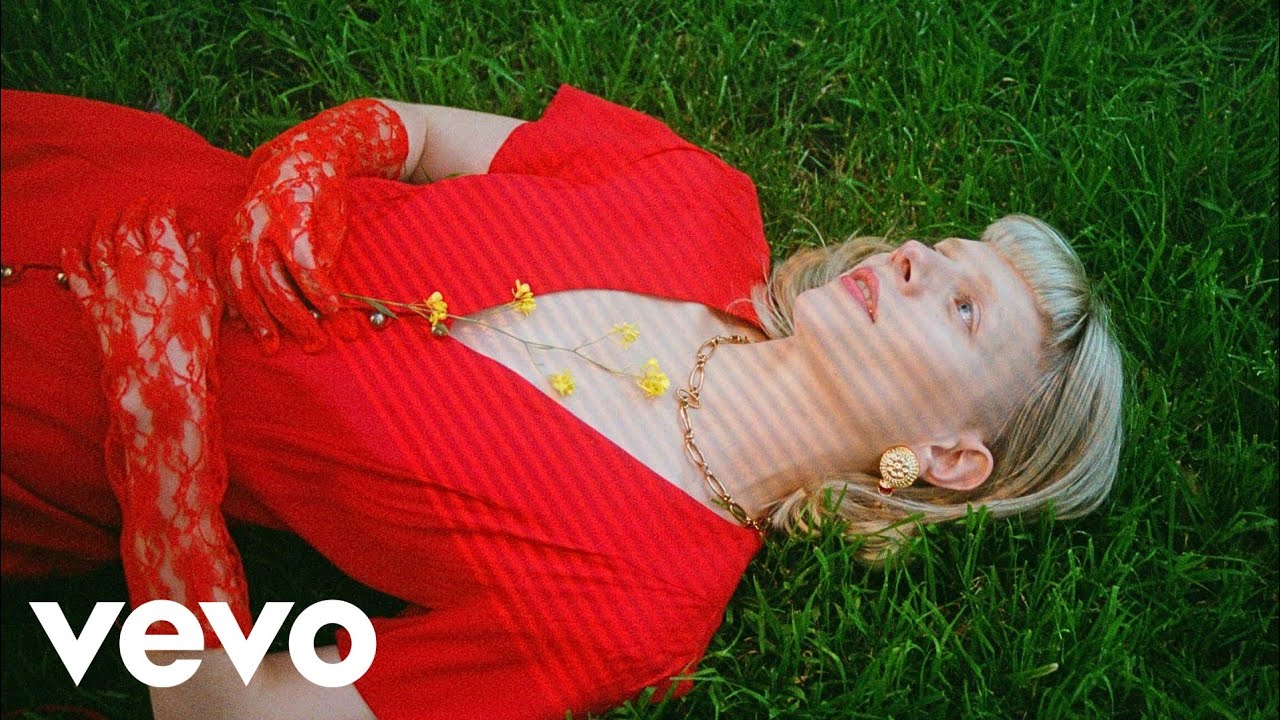 Earthly Delights - AURORA (Lyrics + Vietsub)