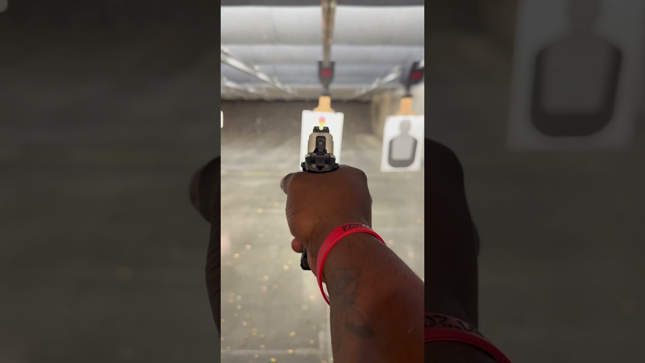 Shooting my FNX 40 #40cal #fn #shooting #rangeday #guntuber #viralvideo