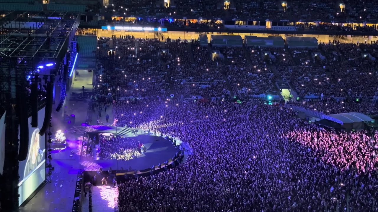 Metallica and Evanescence Live in Sydney at Accor Stadium 15 Nov 2025
